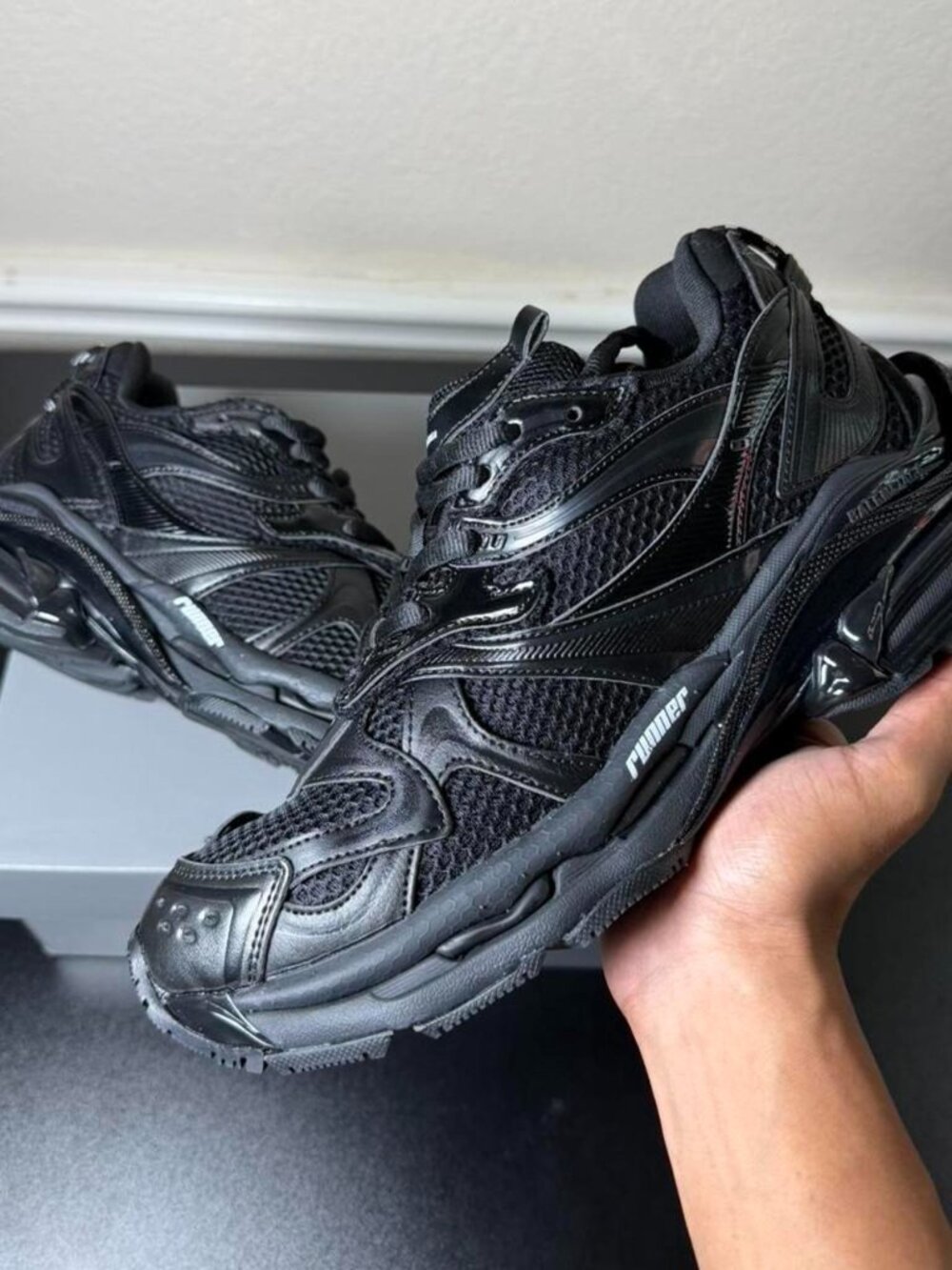 BALENCIAGA RUNNER BLACK 2.0
